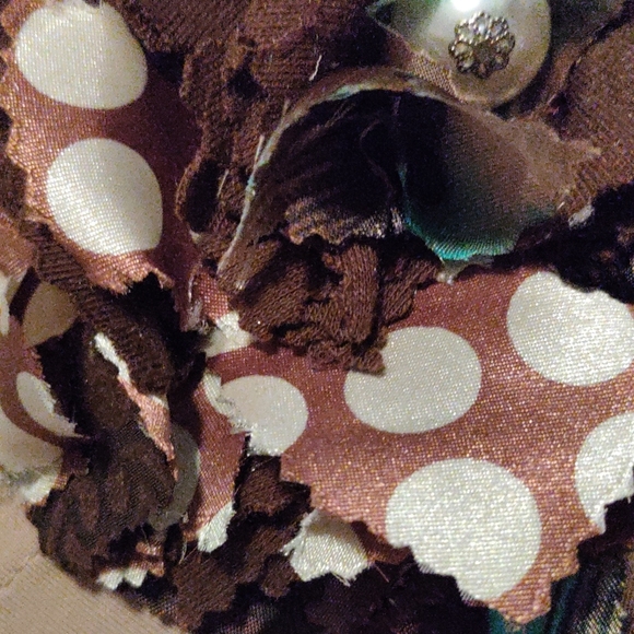 Upcycled fabric flower pin corsage - Picture 5 of 6